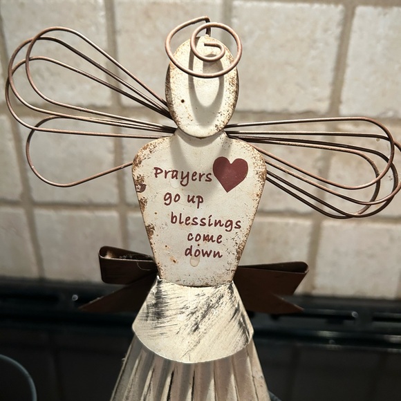 Rustic Metal Angel Figurine - Picture 4 of 6